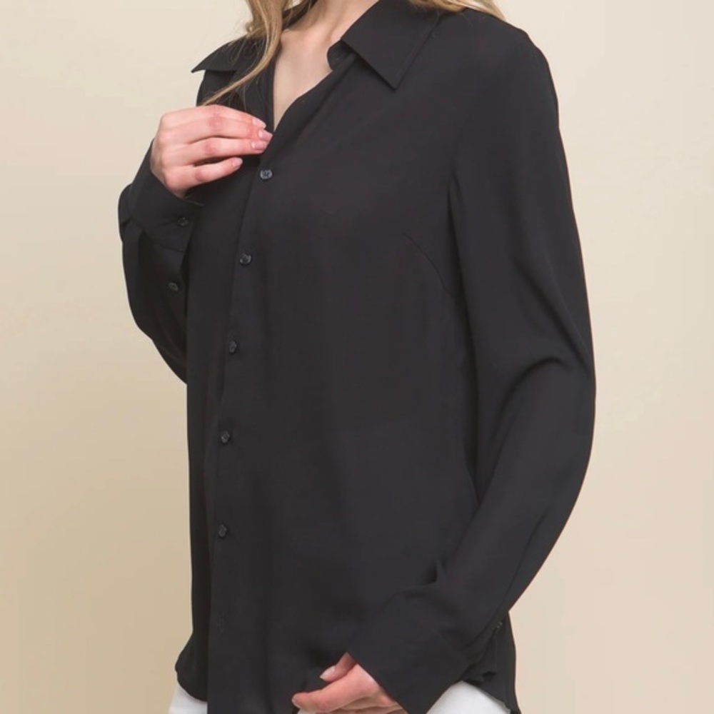 SOLD ‼️ Woven Long Sleeve Blouse‎ Love Tree
